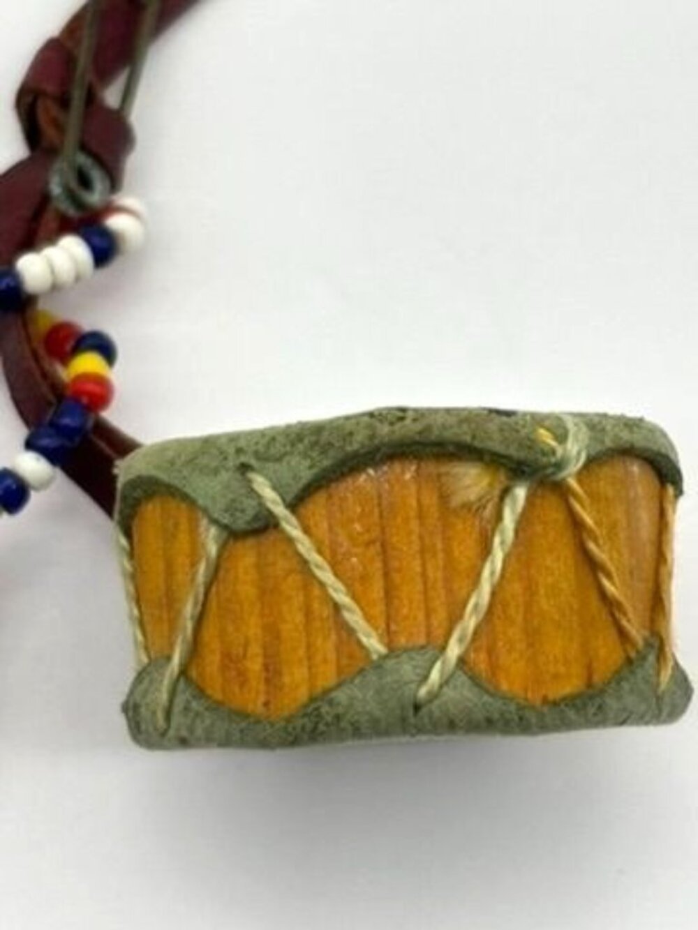 Vintage Native American Brooch Handmade & Hand Painted Miniature Moccasin & Drum - Picture 3 of 13